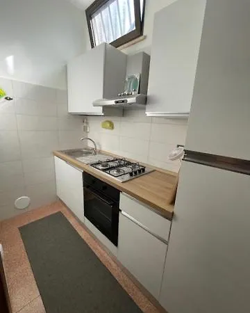 Zona Tranquilla Vista Pnoramica Mare Montagna Apartament *