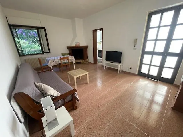 Zona Tranquilla Vista Pnoramica Mare Montagna Apartman *